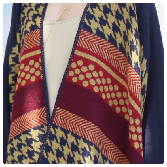 290 LAST ONE $15 start 💜💜one size poncho - Picture 4 of 4